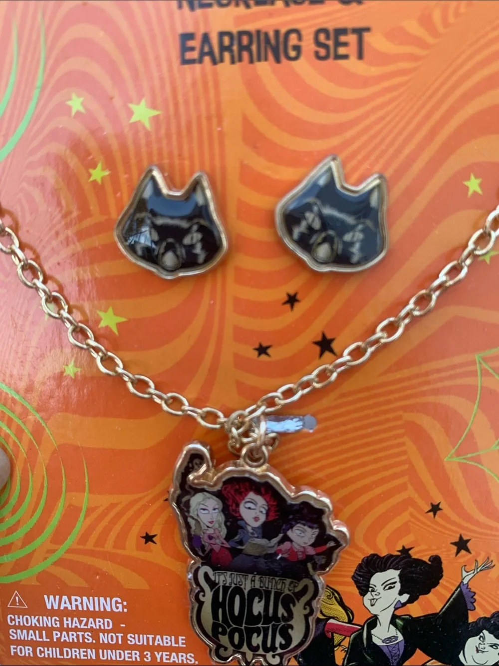 🆕- Claire's Gold-Tone Hocus Pocus Necklace and Black Cat Earrings